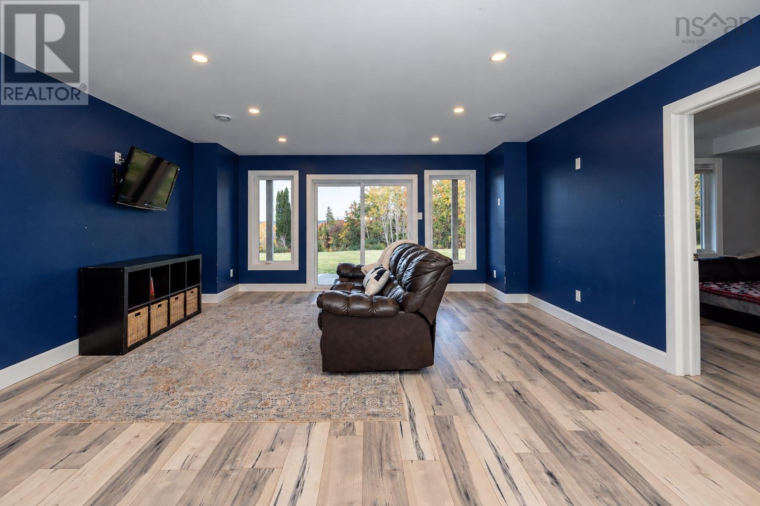 2085 Coxheath Road Property Photo 25