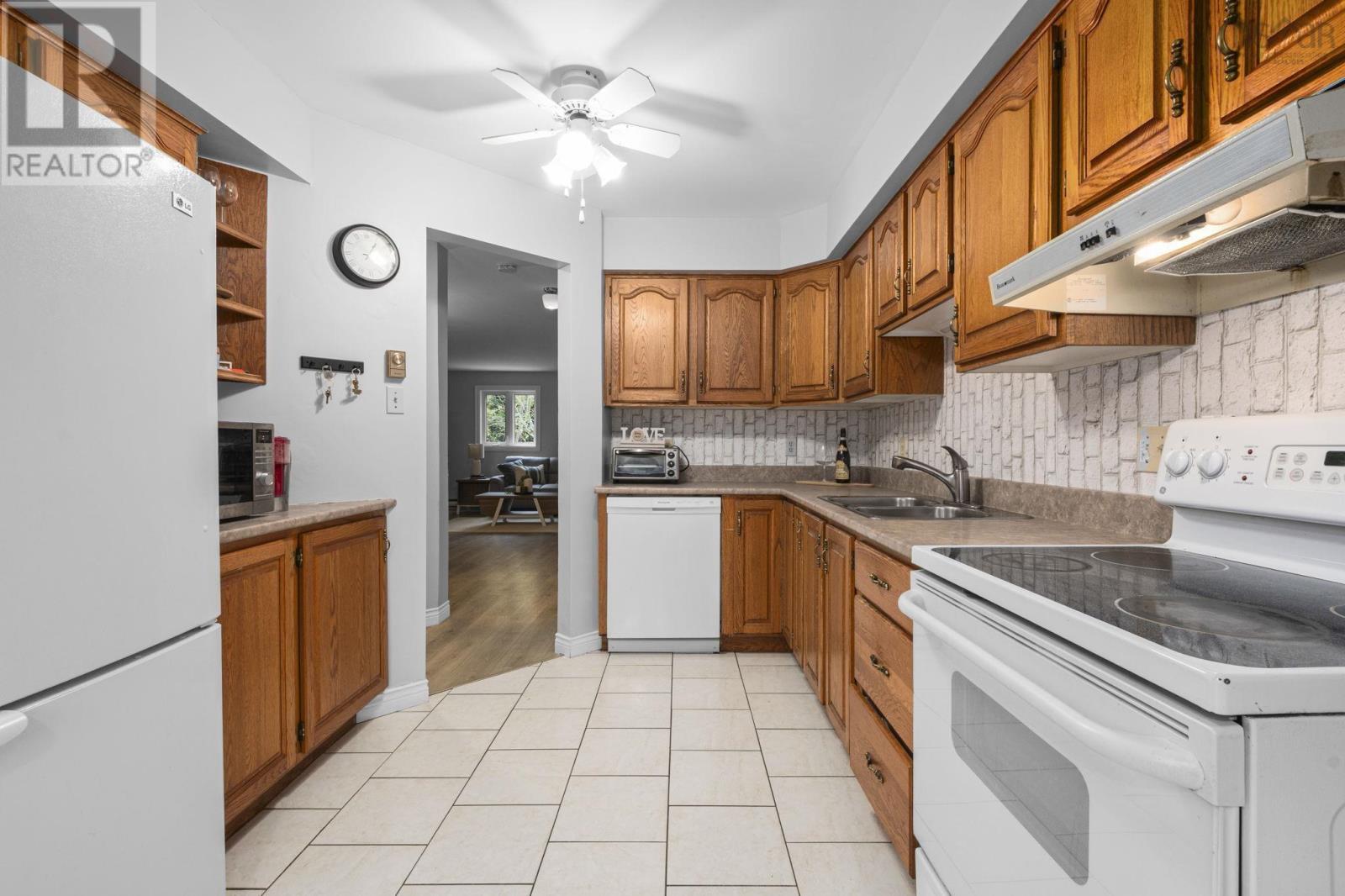 34 Trailwood Place Property Photo 20