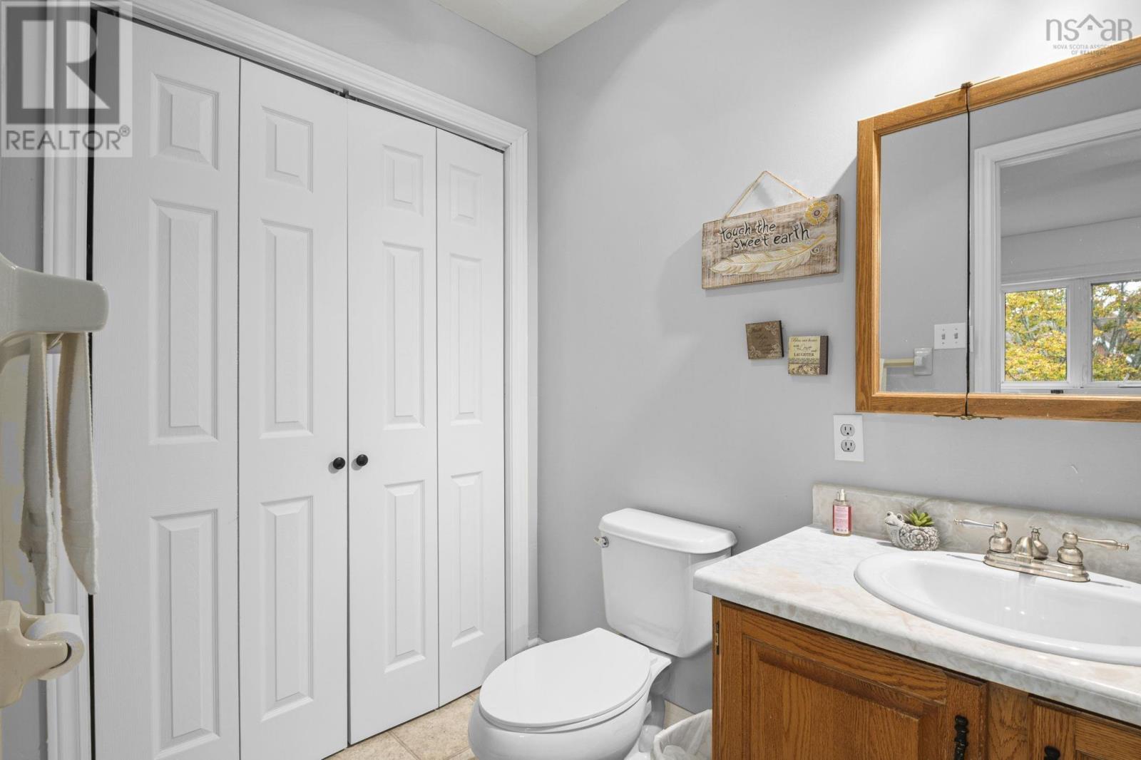 34 Trailwood Place Property Photo 26