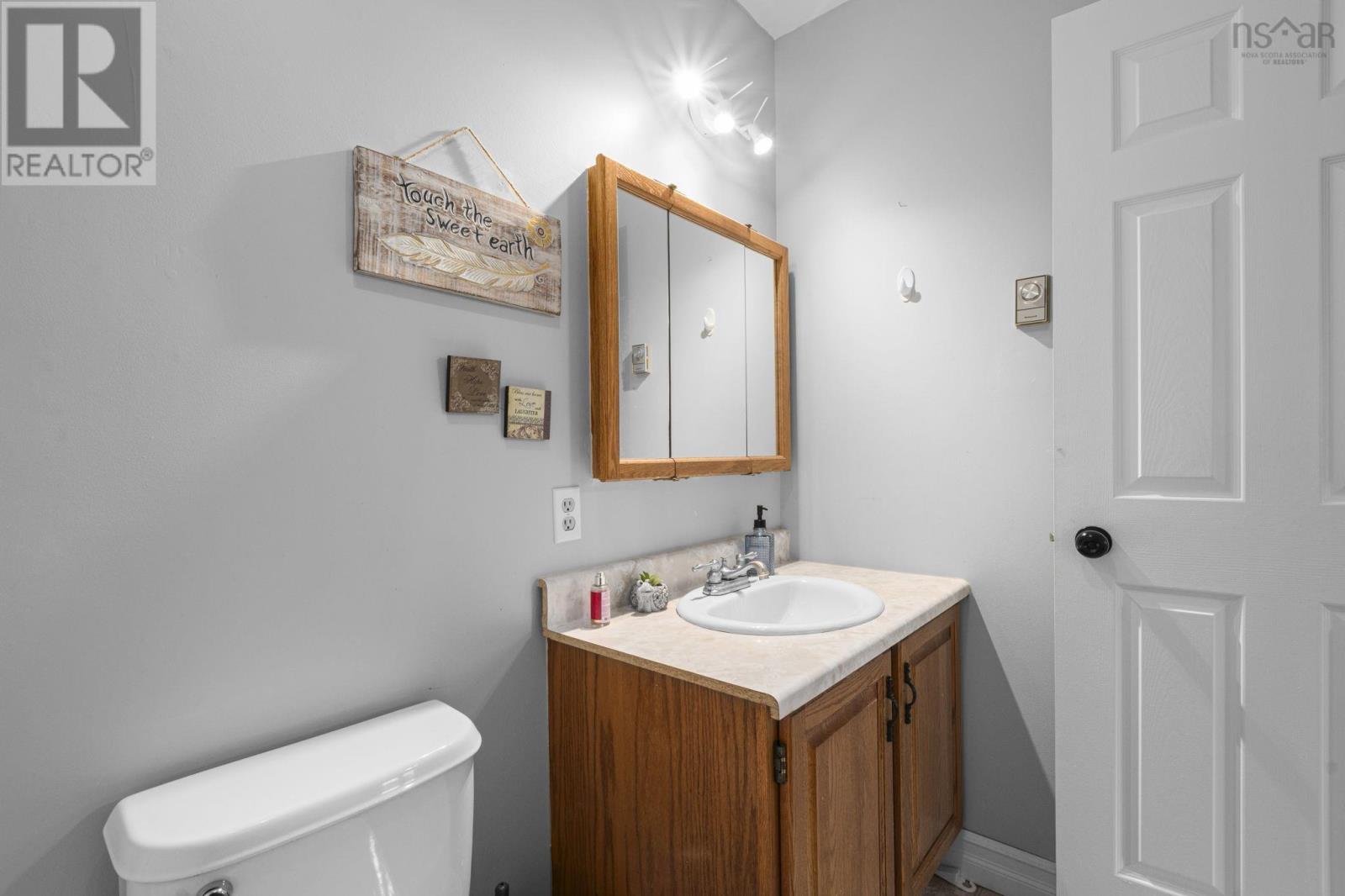 34 Trailwood Place Property Photo 27