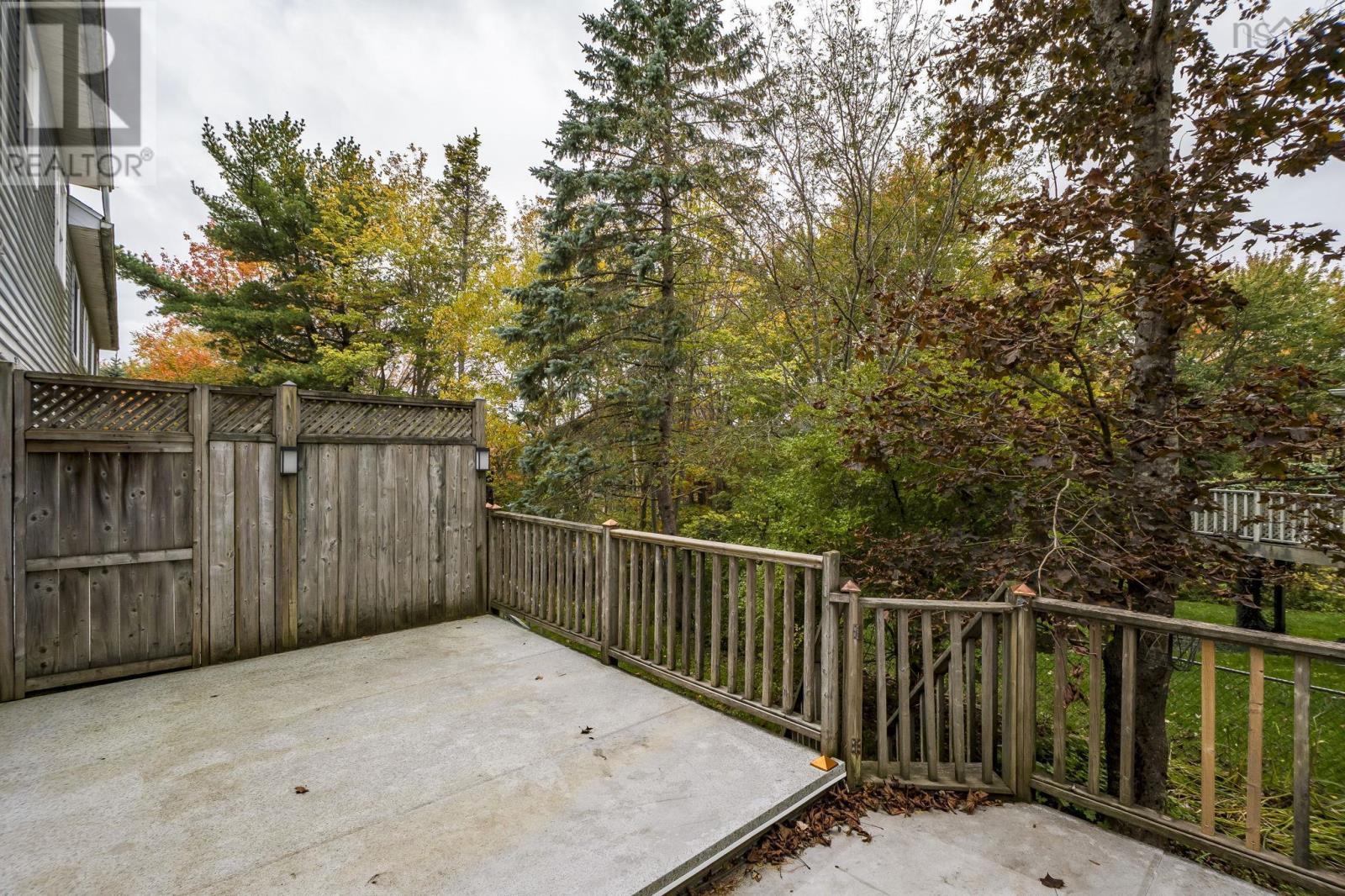 34 Trailwood Place Property Photo 42