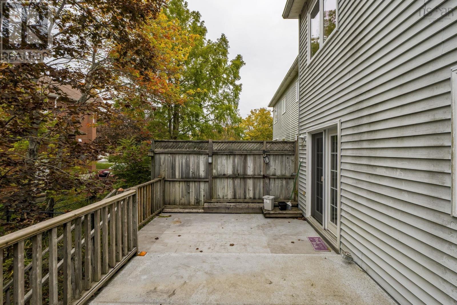 34 Trailwood Place Property Photo 45