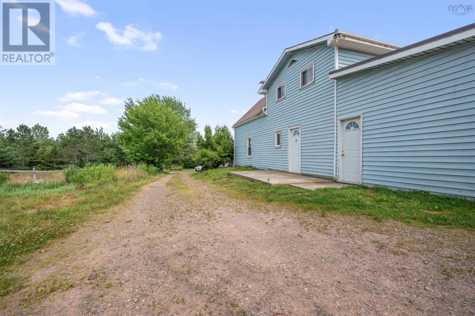 111 Minto Road Property Photo 3