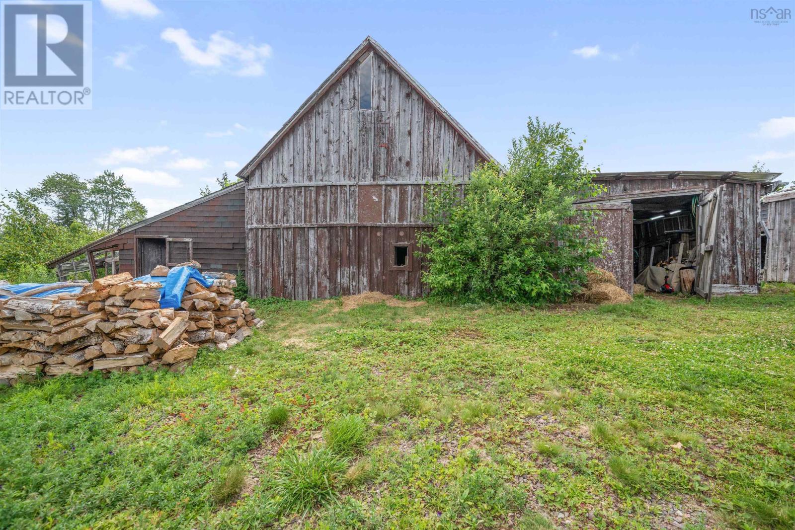 111 Minto Road Property Photo 32