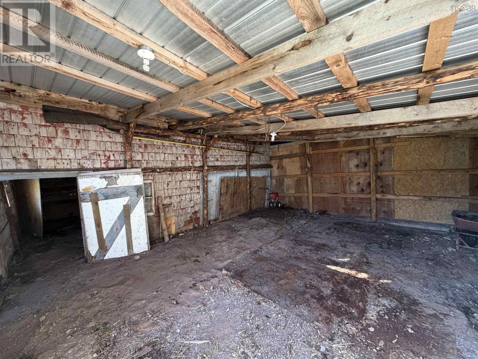 111 Minto Road Property Photo 34