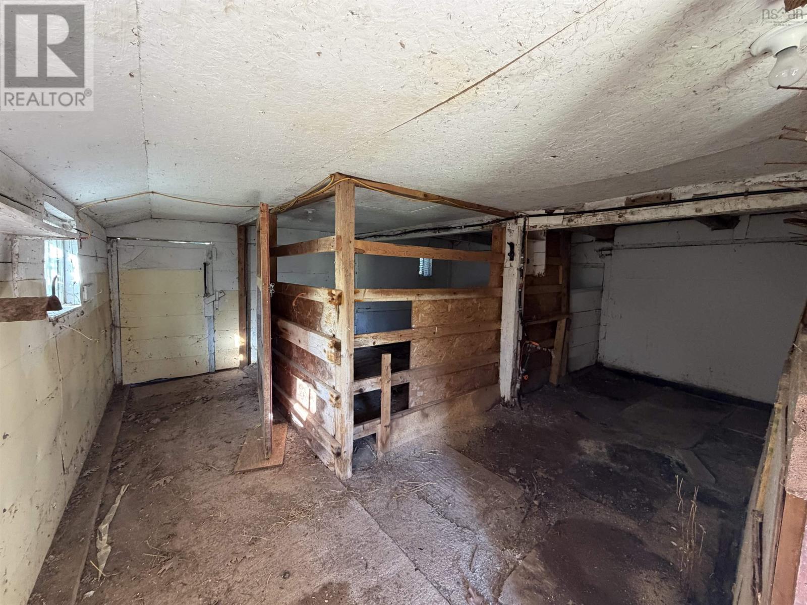 111 Minto Road Property Photo 35
