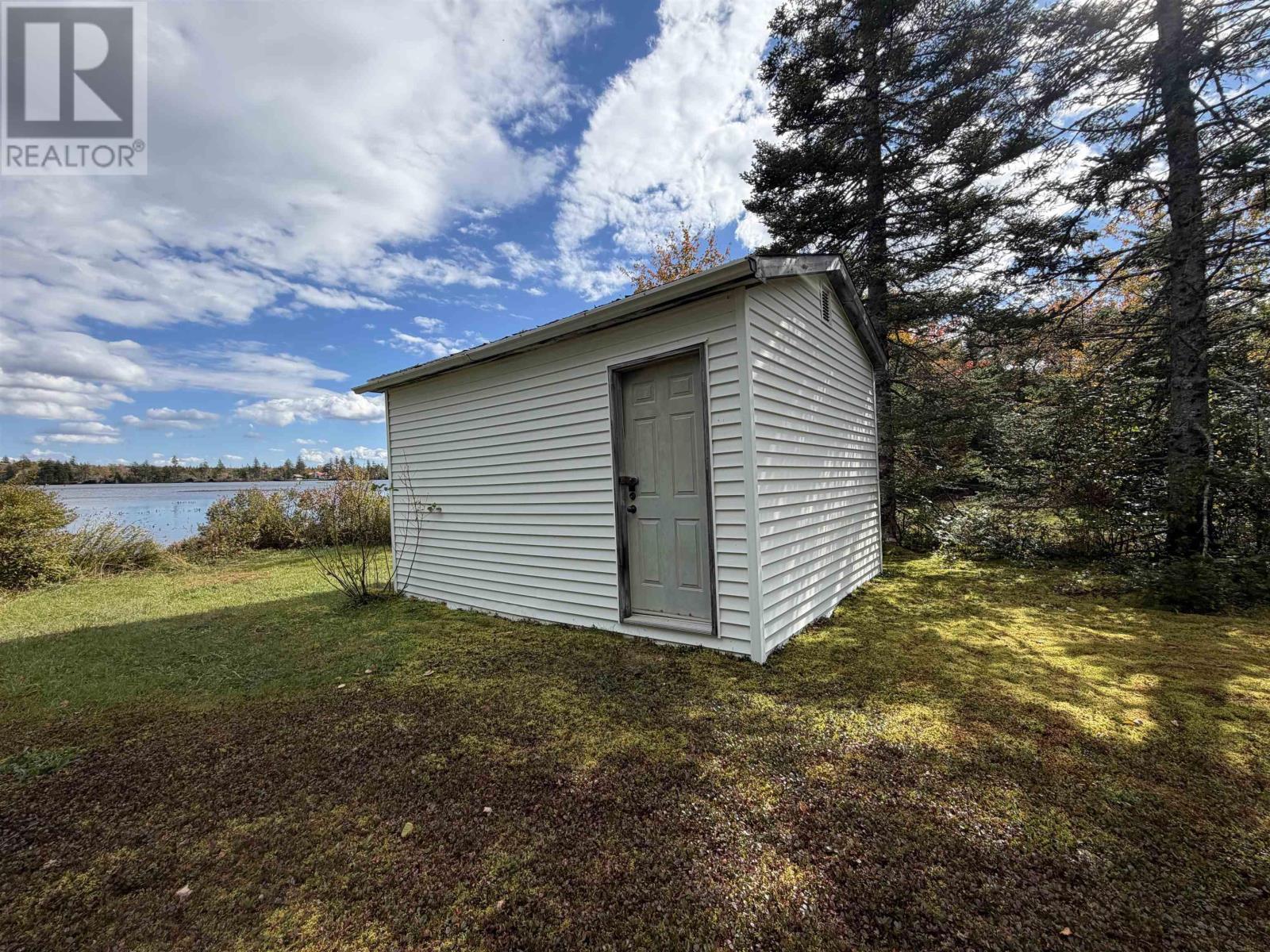 38 Burke Loop Property Photo 18