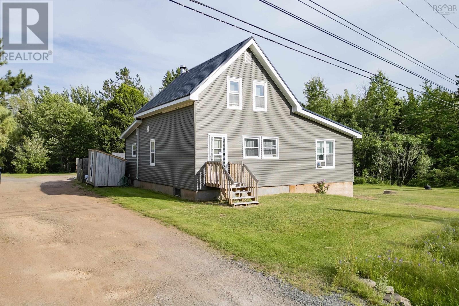4062 Highway 321 Property Photo 1