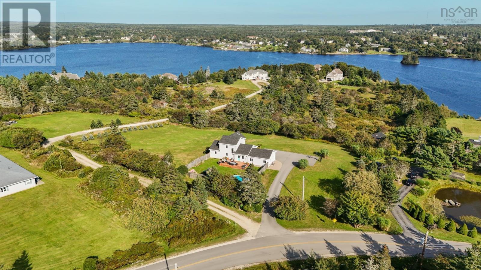 401 Lakeside Road Property Photo 14