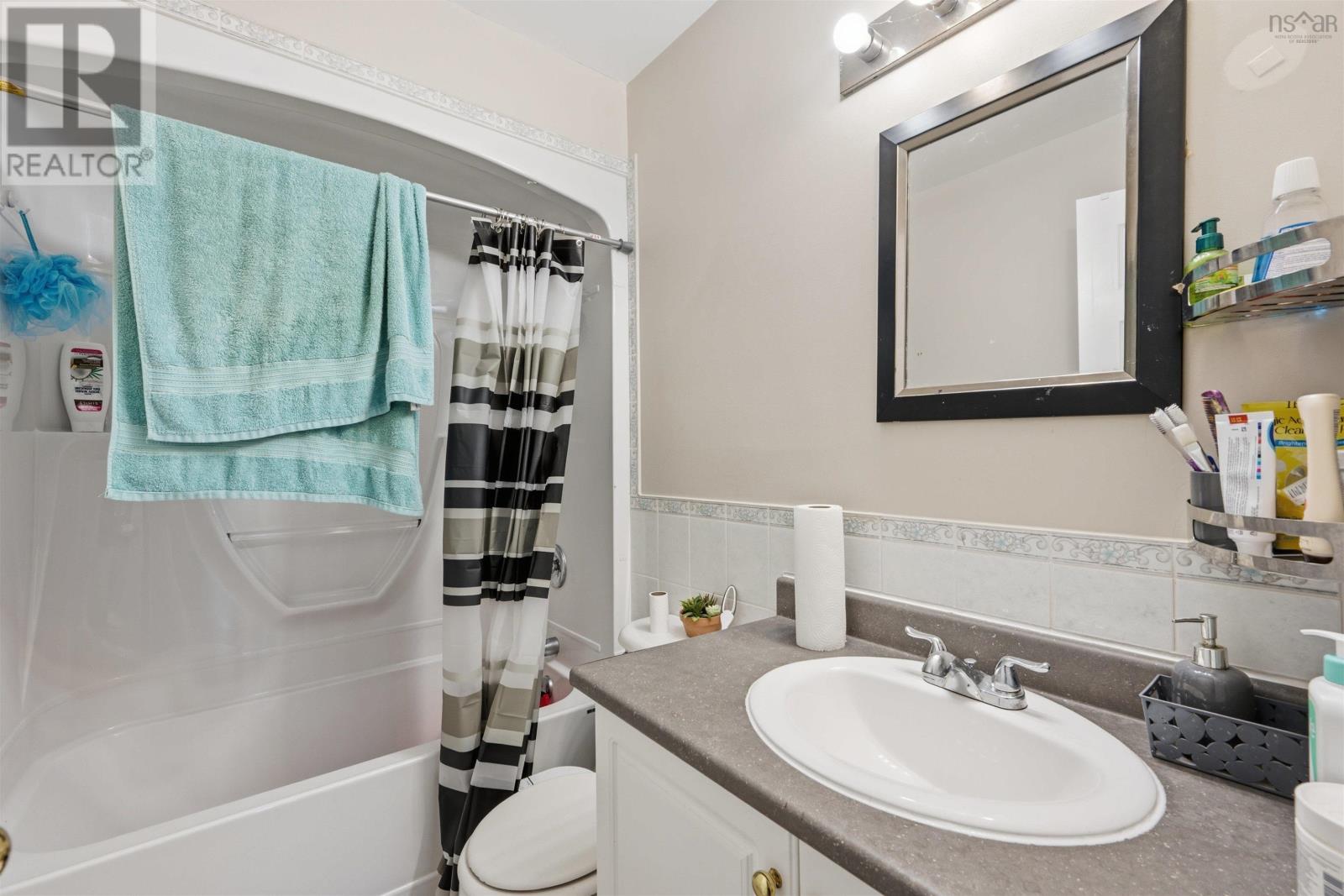 34 Lancaster Drive Property Photo 9