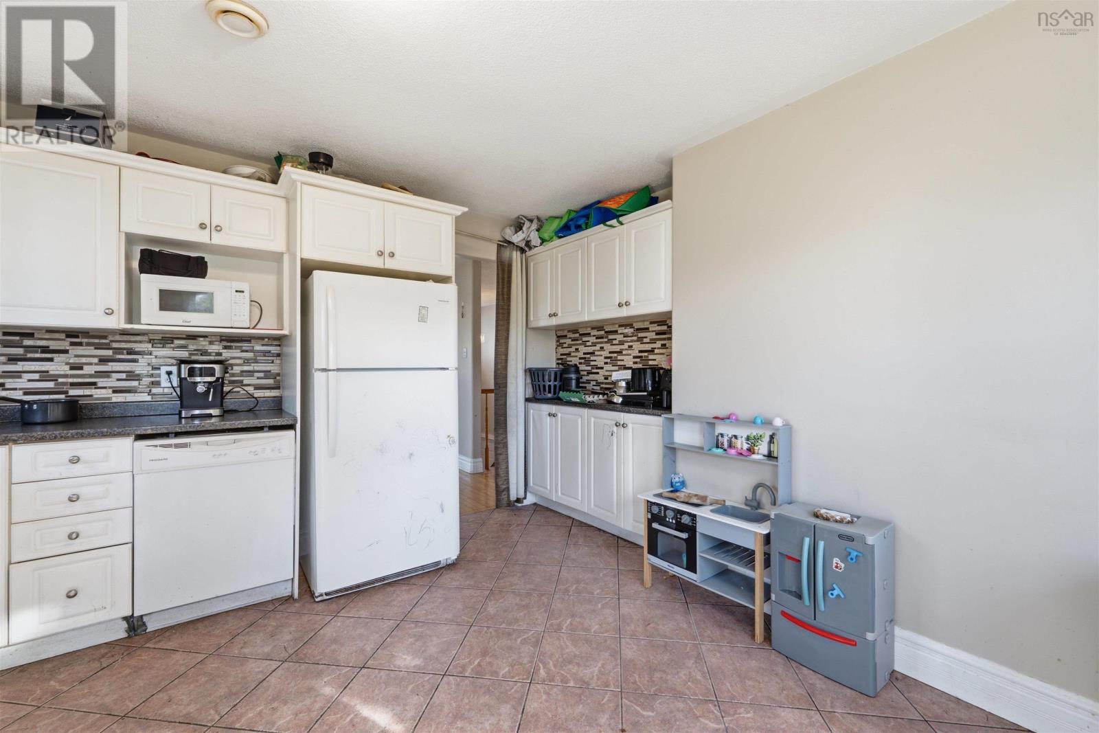 34 Lancaster Drive Property Photo 21