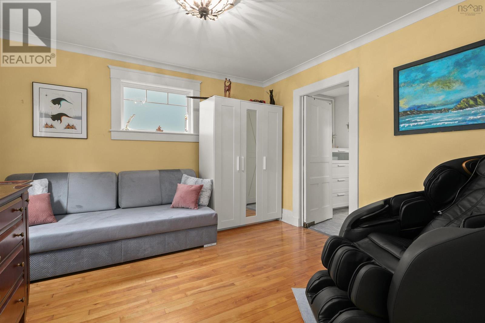 949 Mclean Street Property Photo 14