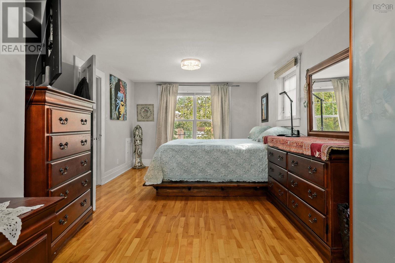 949 Mclean Street Property Photo 18