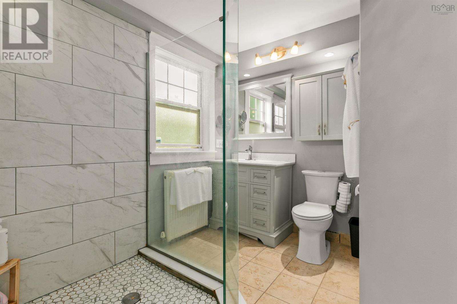 949 Mclean Street Property Photo 22