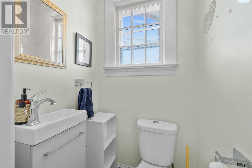 46 Broadway Street Property Photo 17
