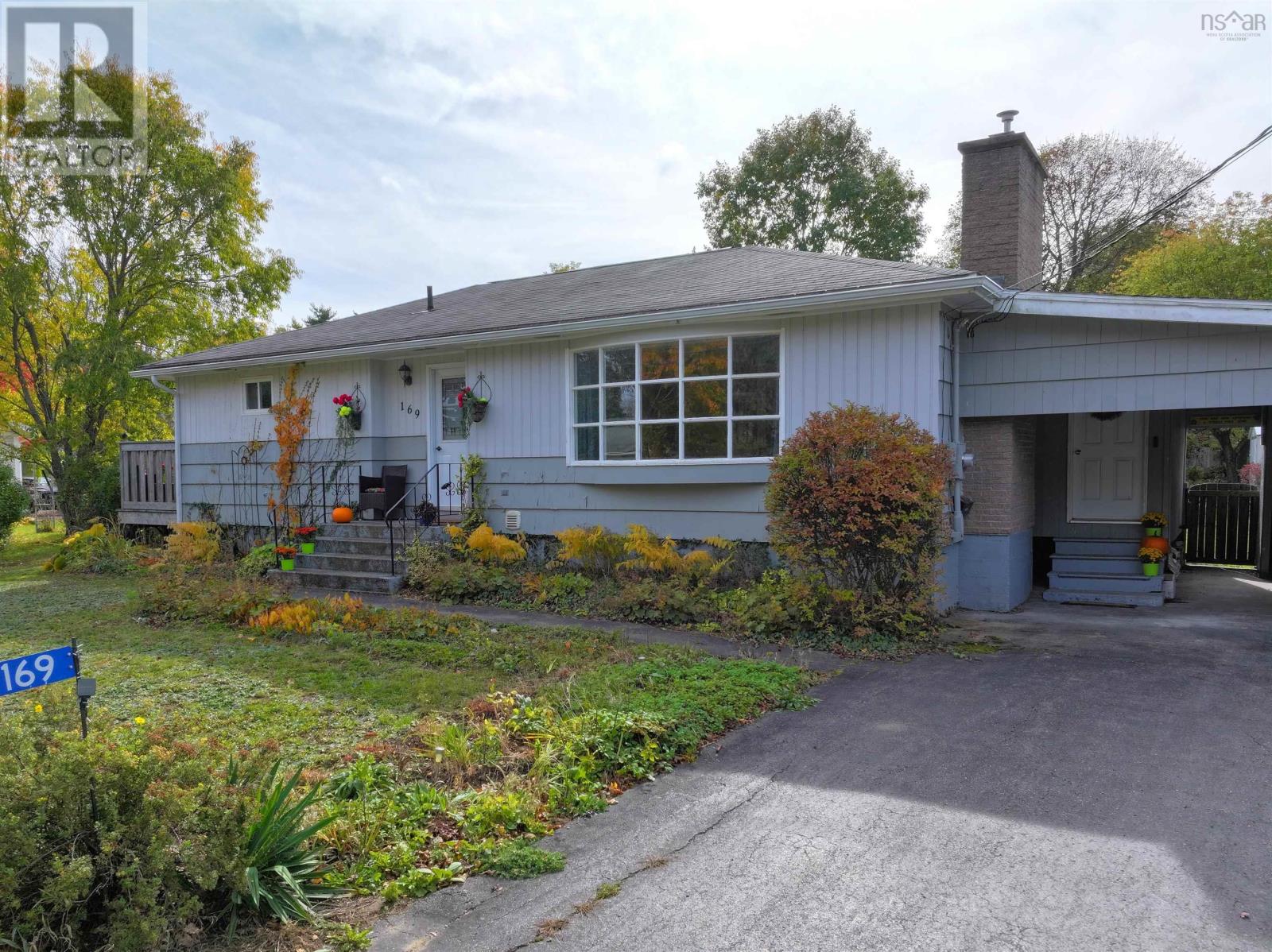 169 Churchill Street Property Photo 2