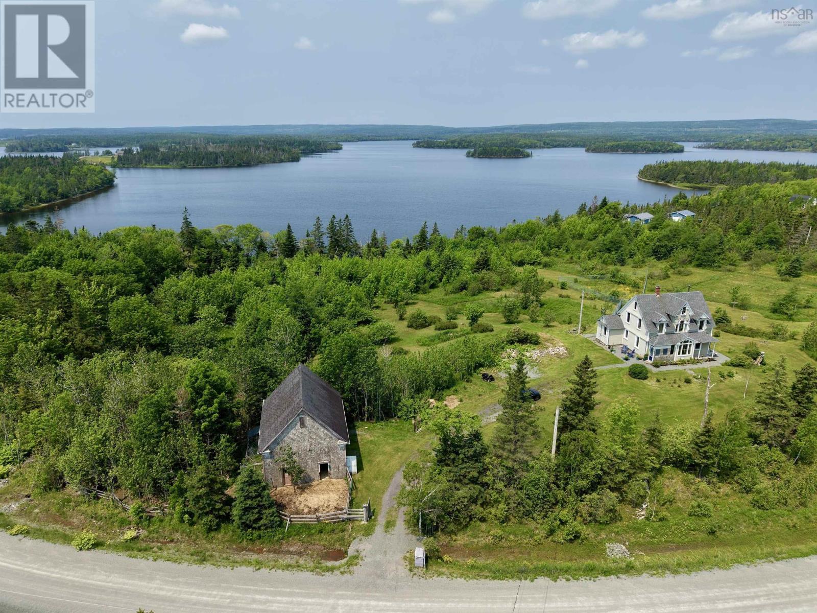 3463 Loch Lomond Rd. Property Photo 2