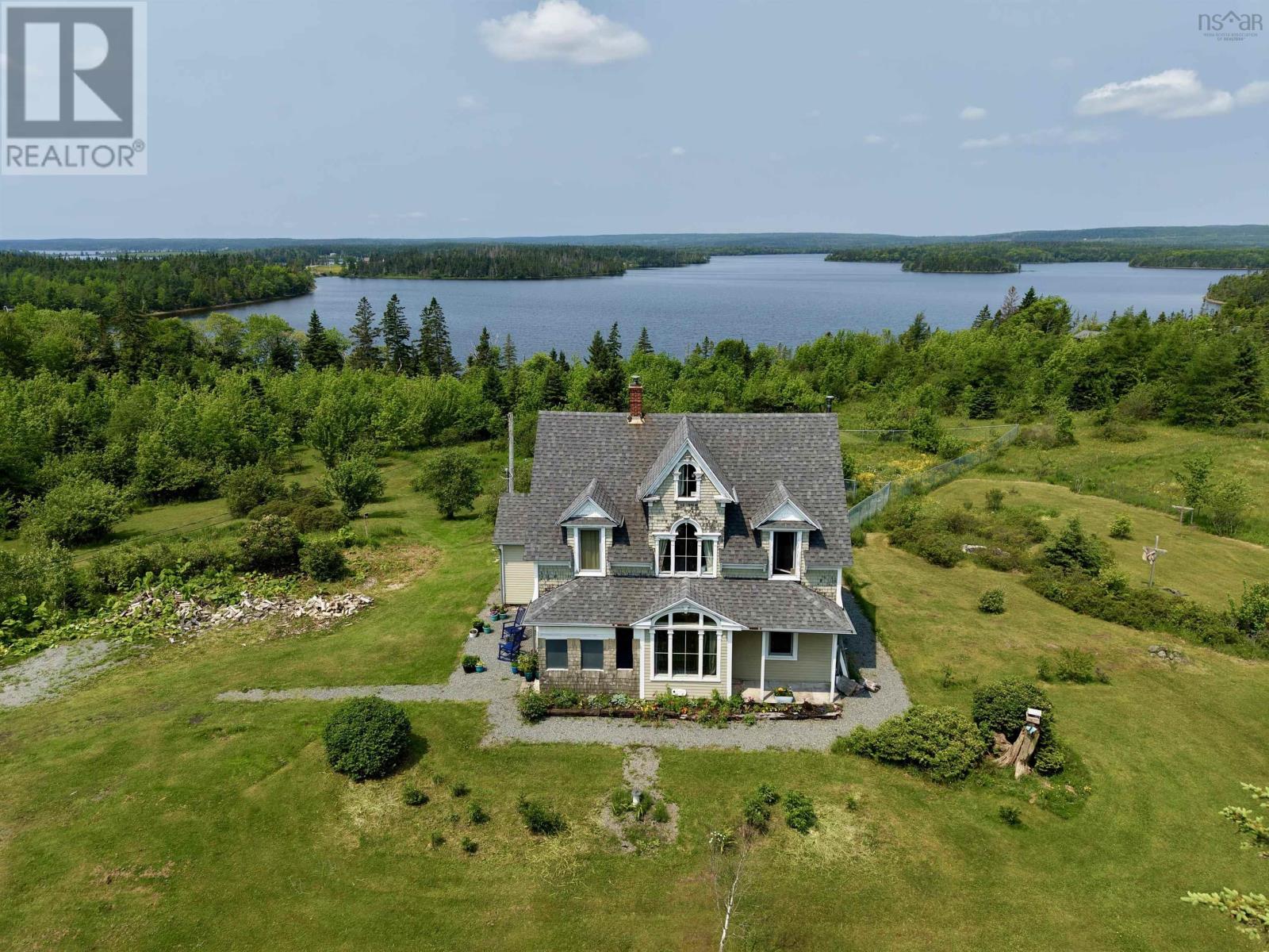 3463 Loch Lomond Rd. Property Photo 3