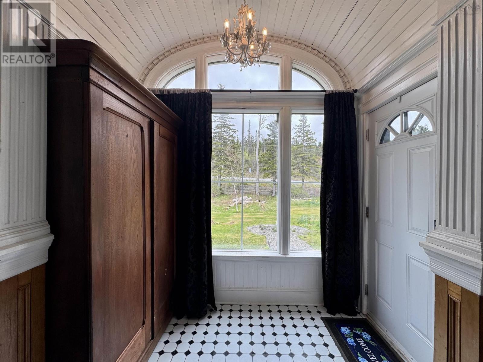 3463 Loch Lomond Rd. Property Photo 8