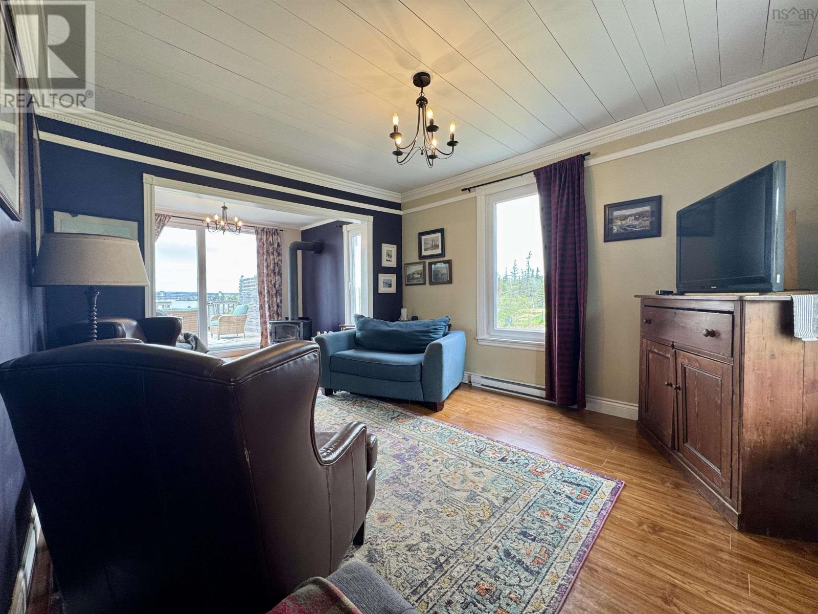 3463 Loch Lomond Rd. Property Photo 10