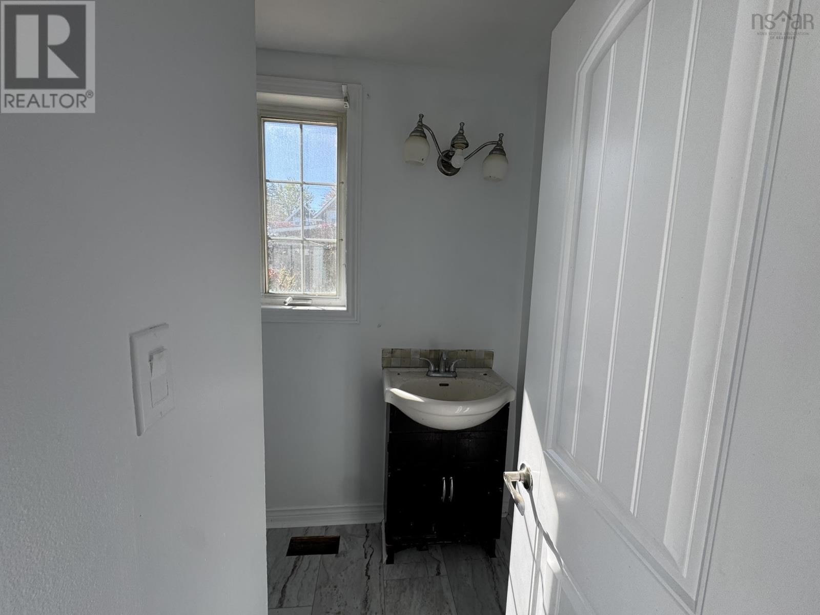 34 Duke Street Property Photo 7