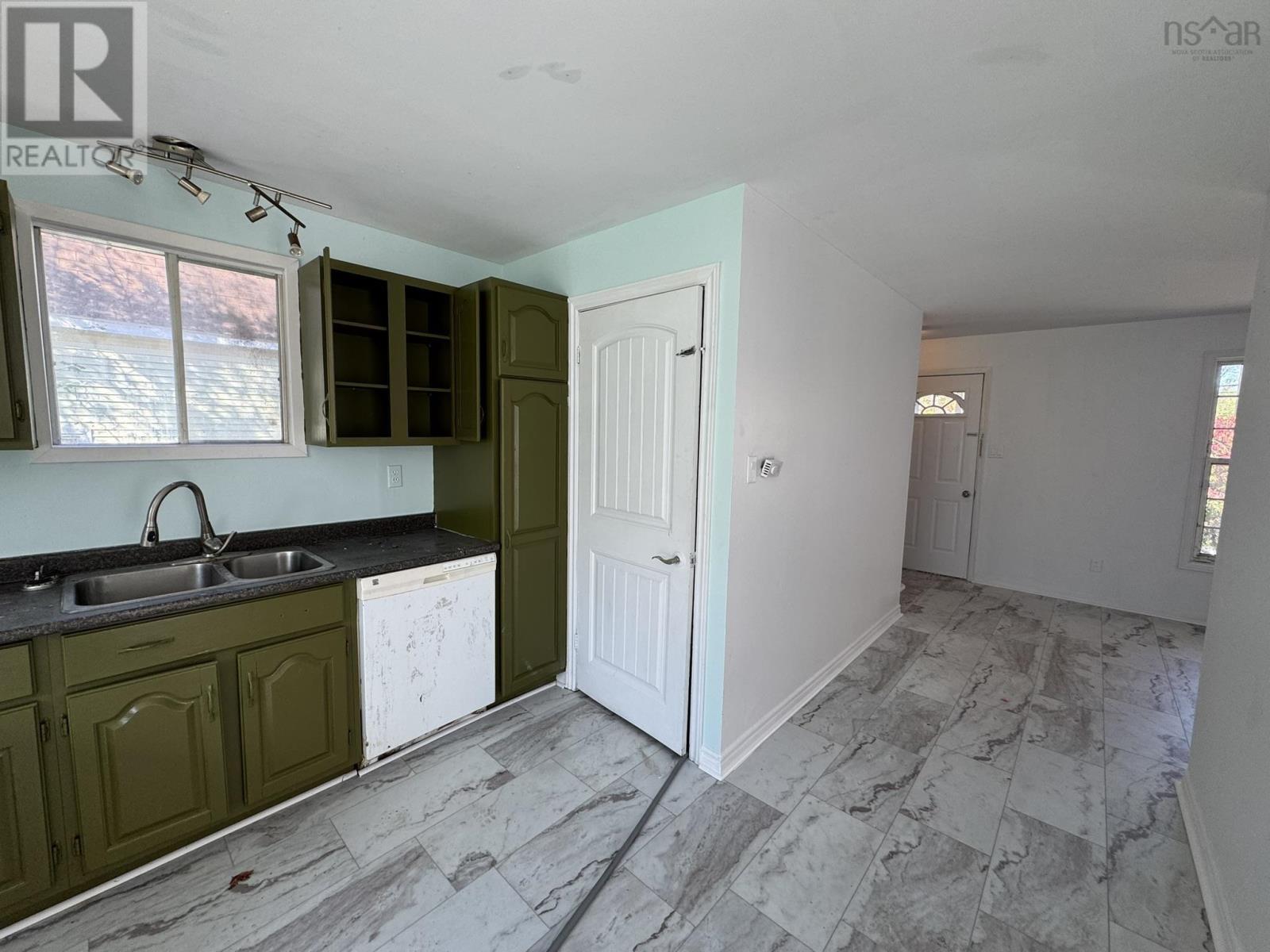 34 Duke Street Property Photo 9