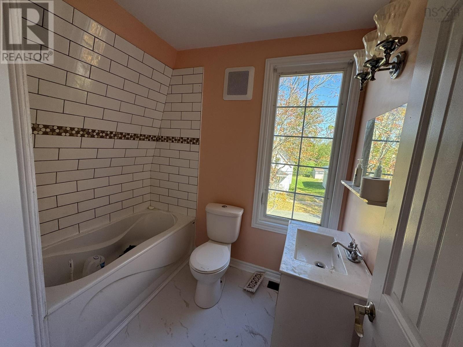 34 Duke Street Property Photo 16