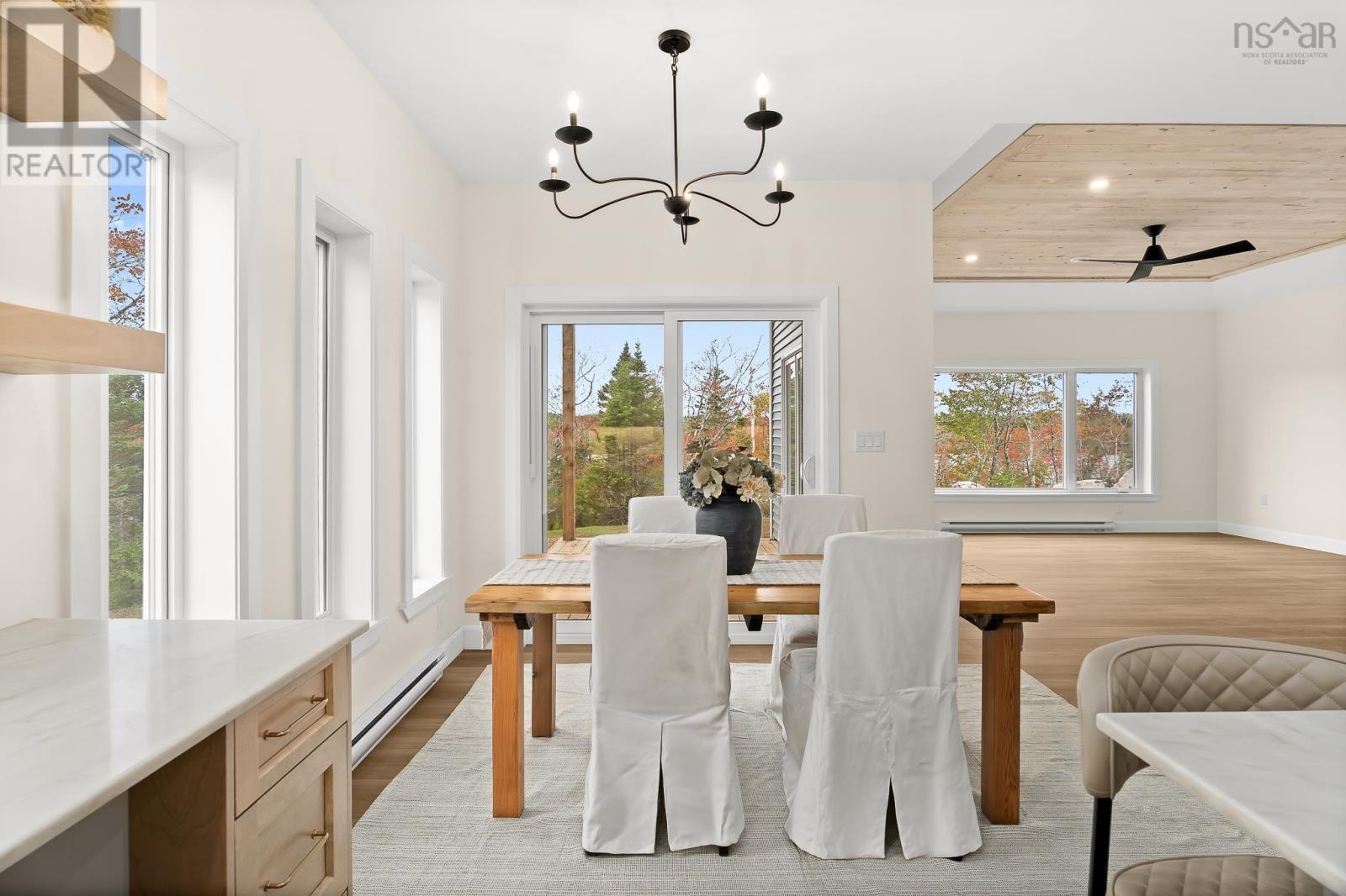 100 Lakepoint Way Property Photo 19