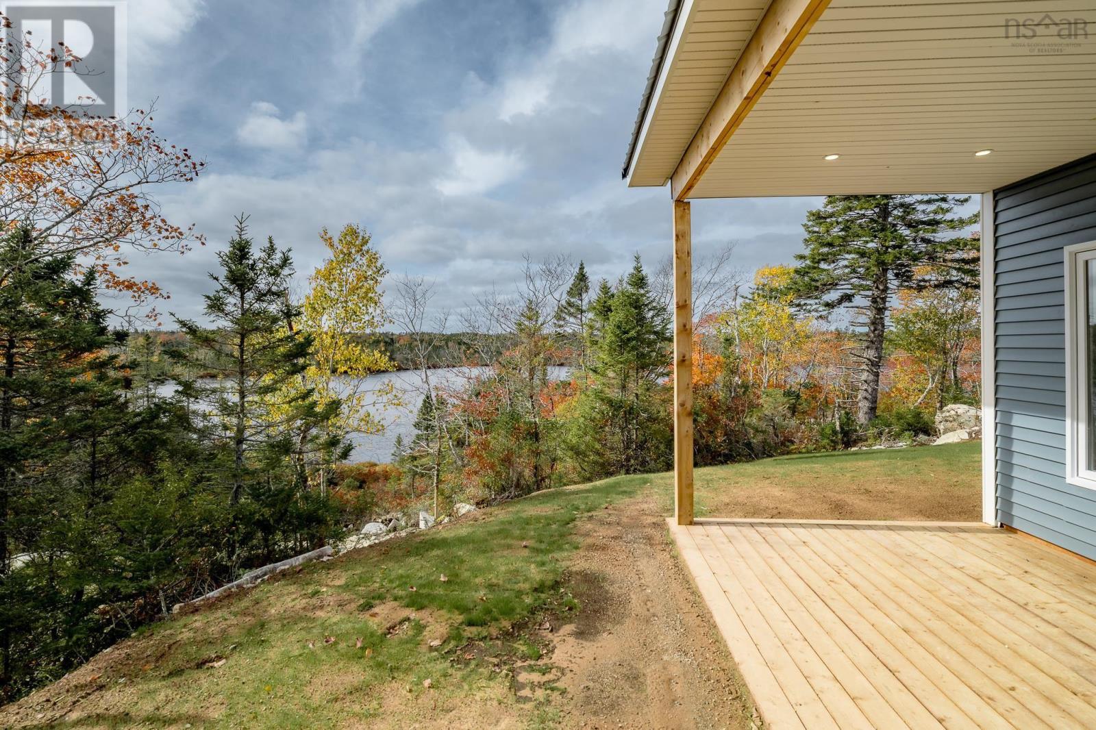 100 Lakepoint Way Property Photo 20