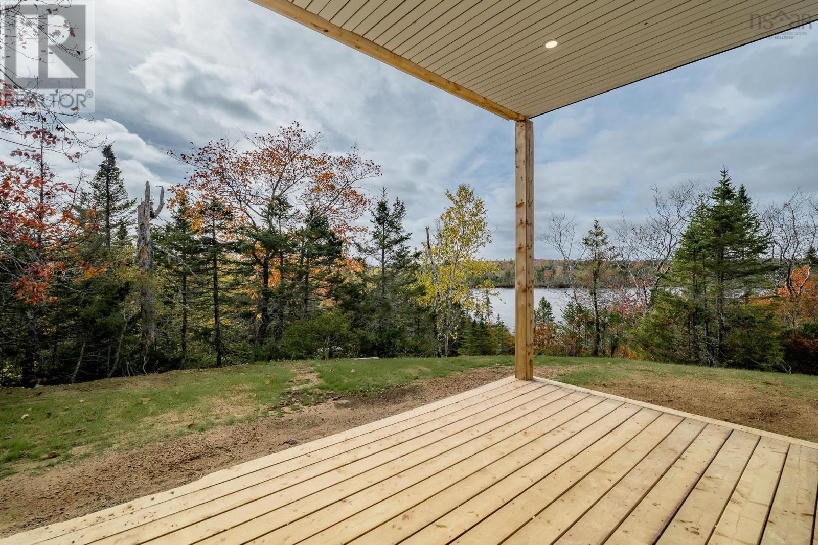 100 Lakepoint Way Property Photo 21