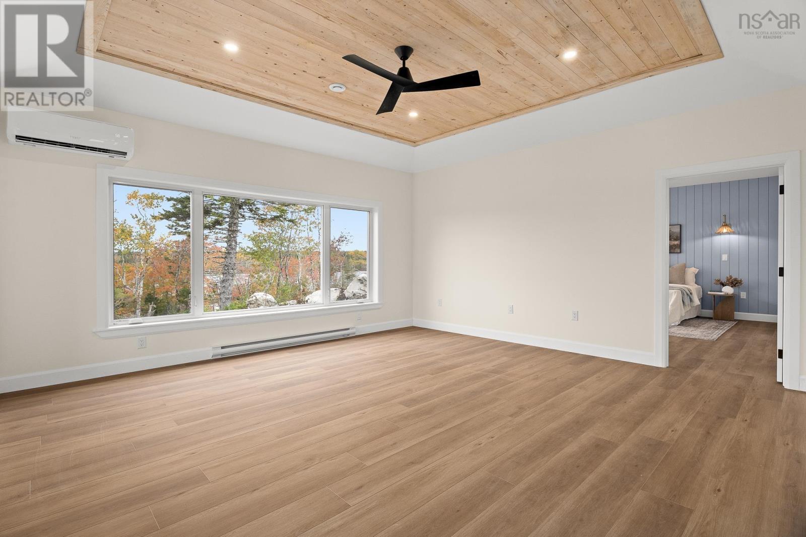 100 Lakepoint Way Property Photo 23