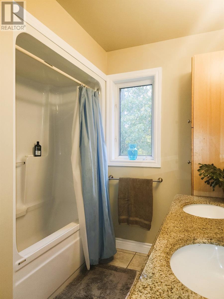 33 Macphail Park Road Property Photo 40