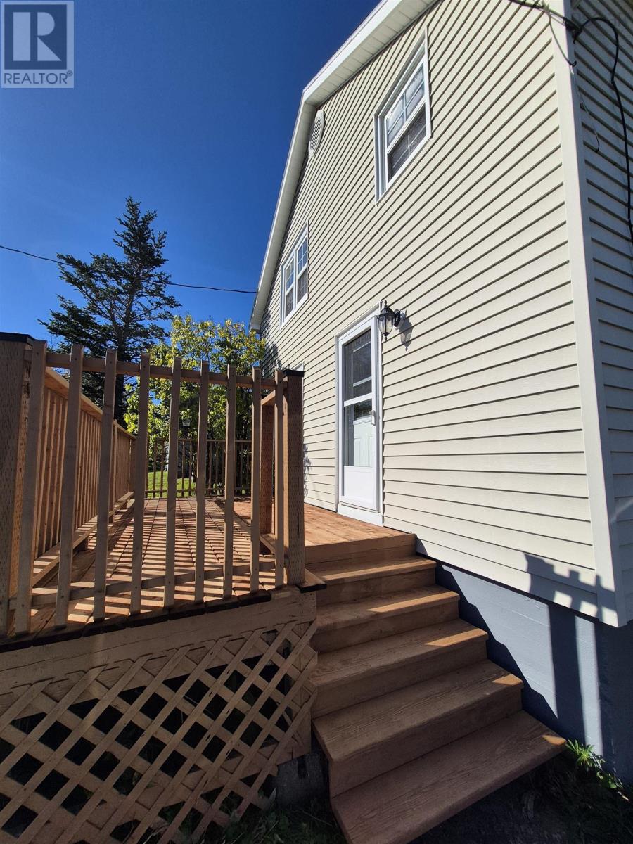65 Munroe Avenue Property Photo 3