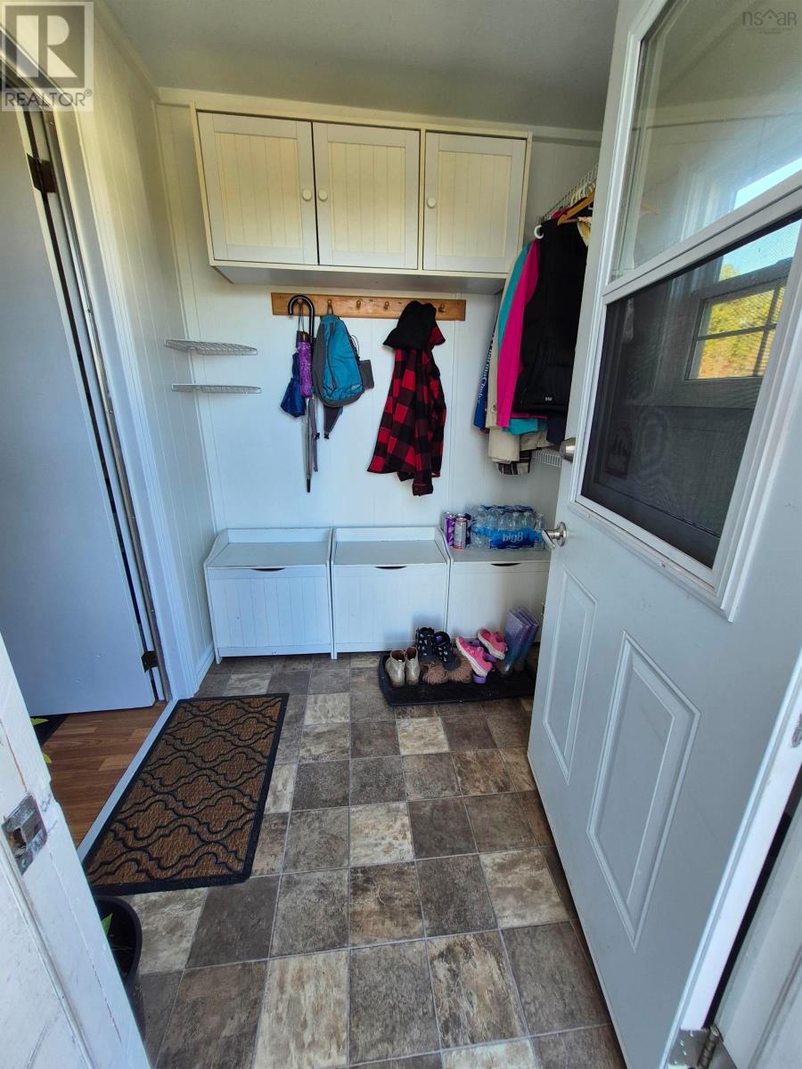 65 Munroe Avenue Property Photo 5