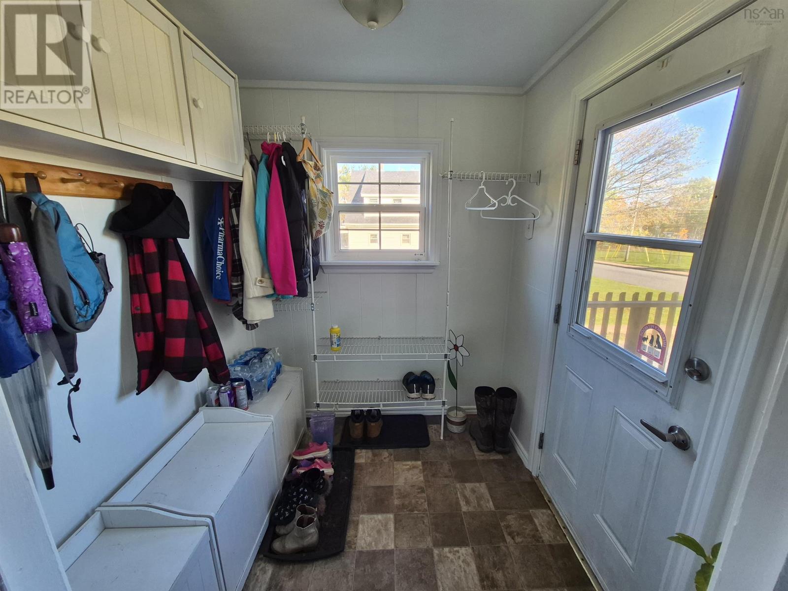 65 Munroe Avenue Property Photo 6