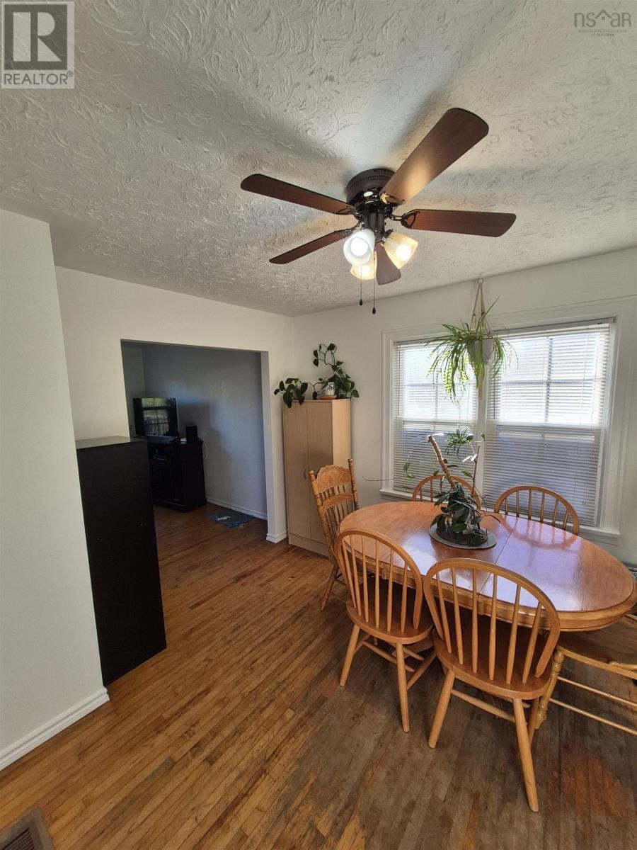 65 Munroe Avenue Property Photo 10