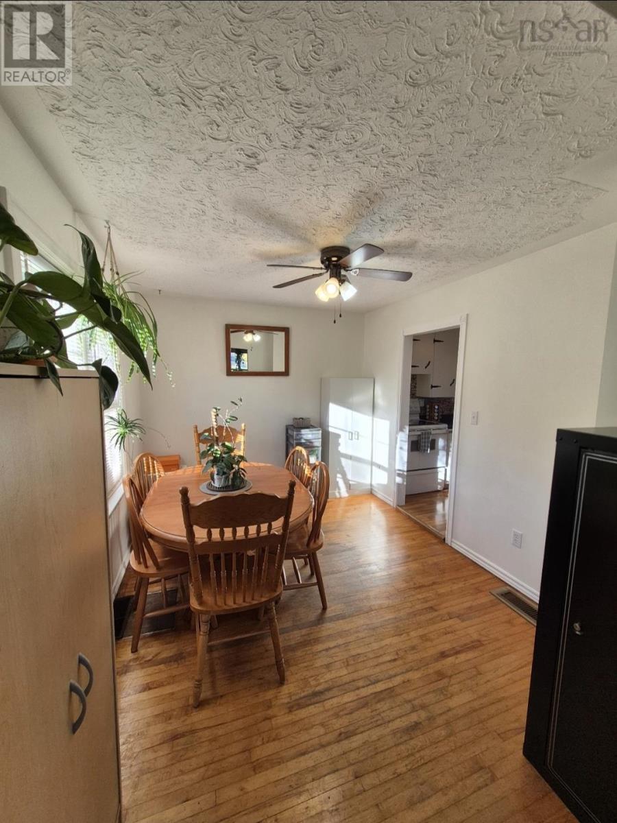 65 Munroe Avenue Property Photo 11