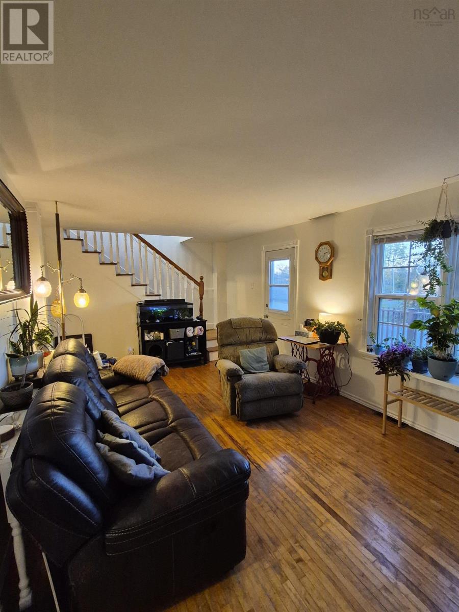 65 Munroe Avenue Property Photo 12
