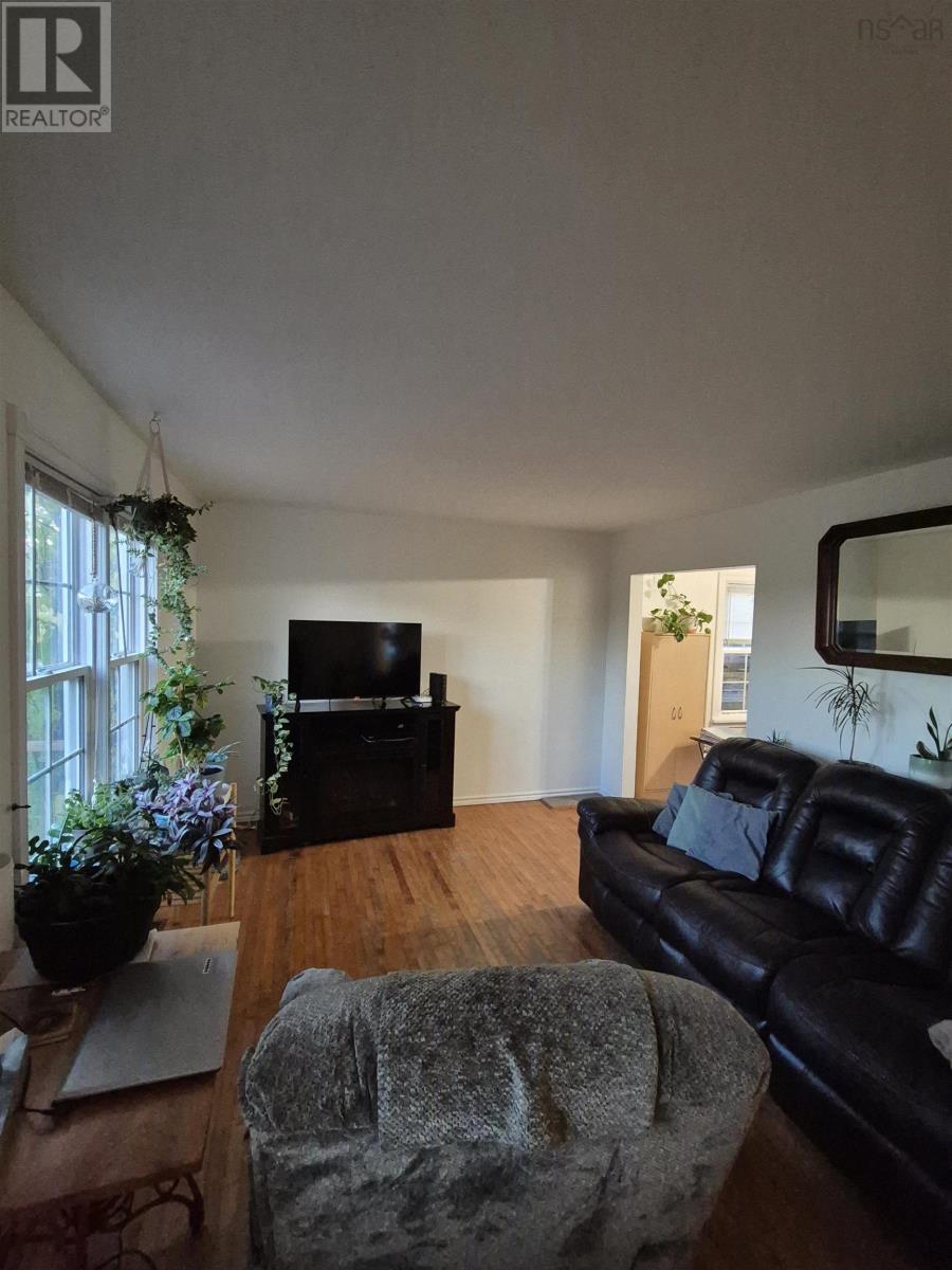 65 Munroe Avenue Property Photo 13