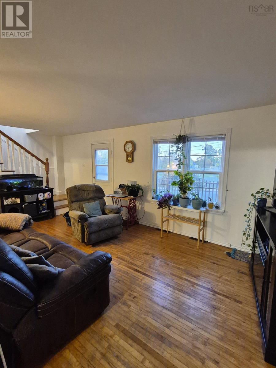65 Munroe Avenue Property Photo 14