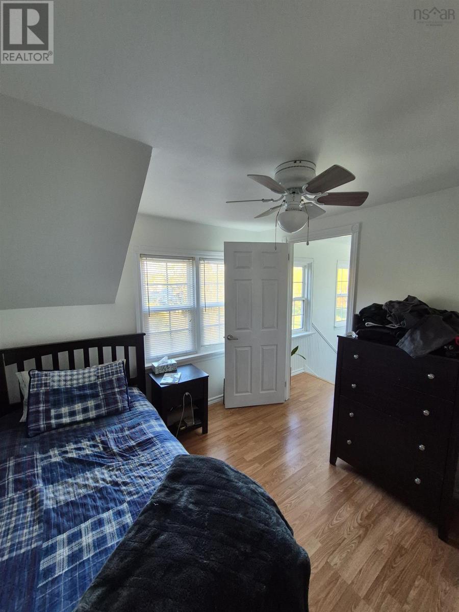 65 Munroe Avenue Property Photo 18