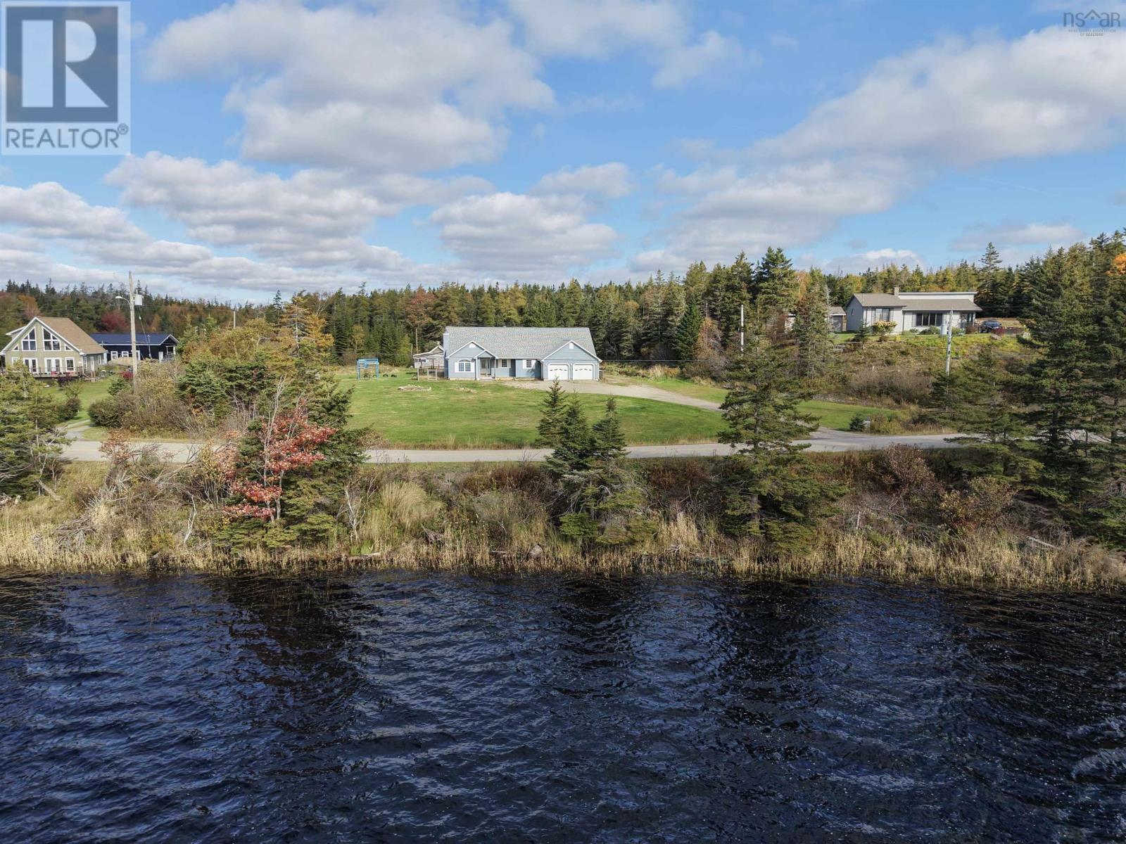 333 Lochside Rd. Property Photo 5