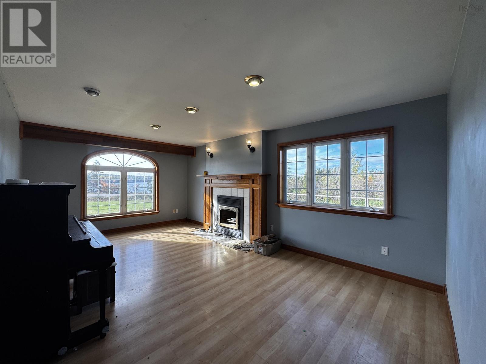 333 Lochside Rd. Property Photo 6