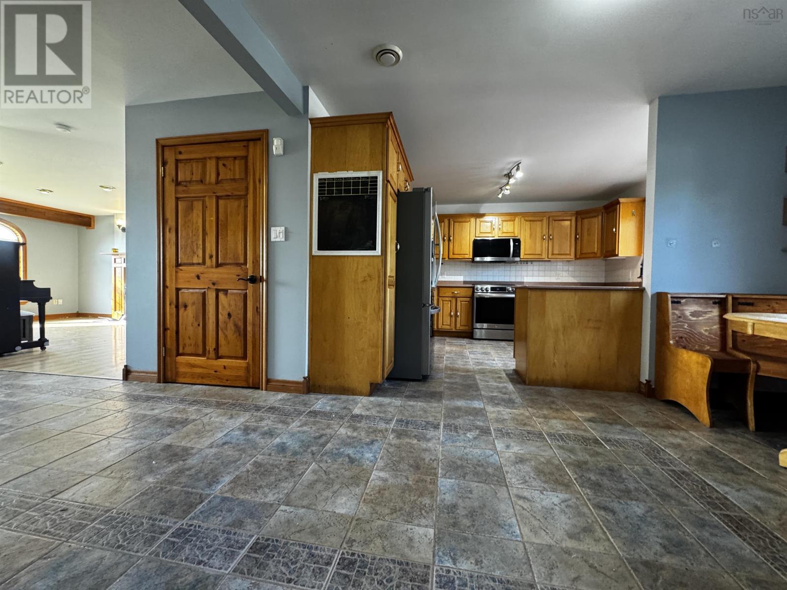 333 Lochside Rd. Property Photo 10