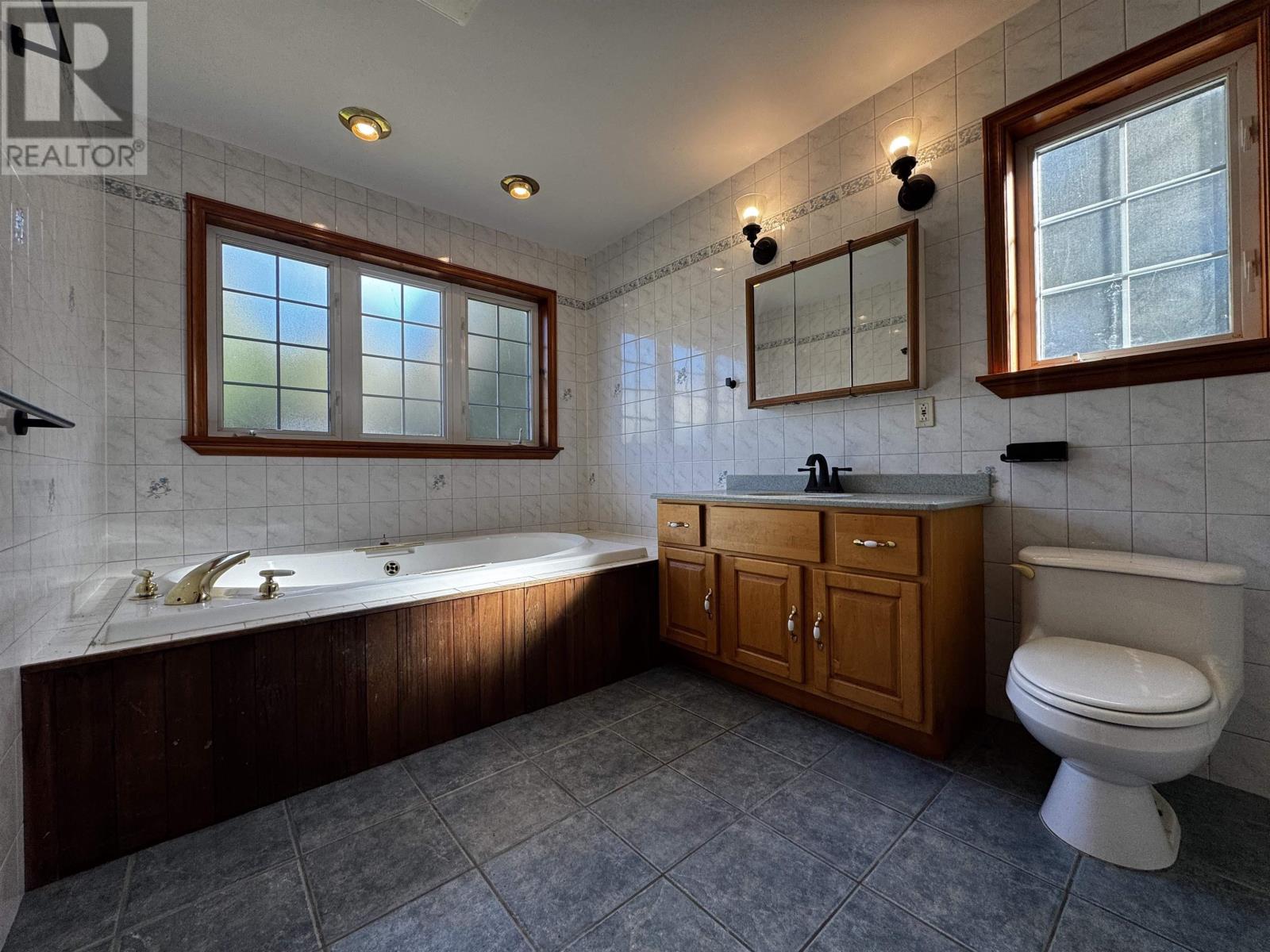 333 Lochside Rd. Property Photo 17