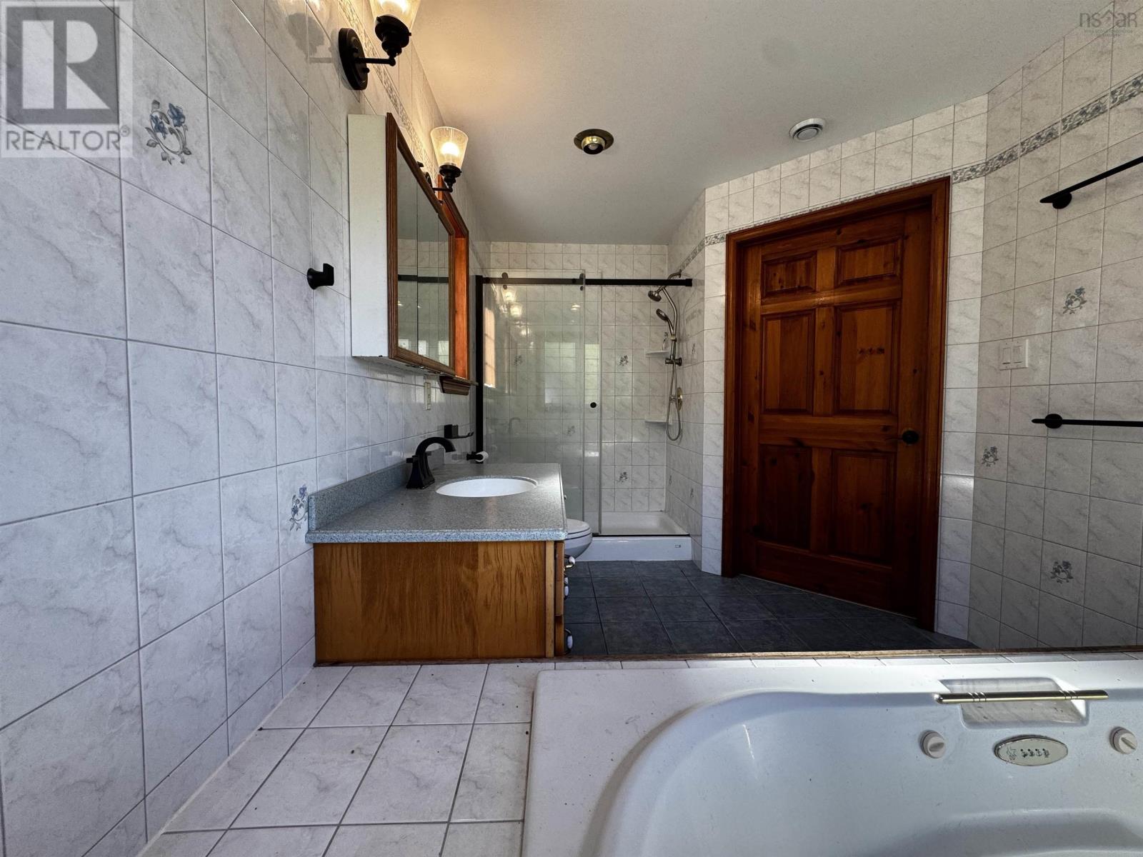 333 Lochside Rd. Property Photo 18