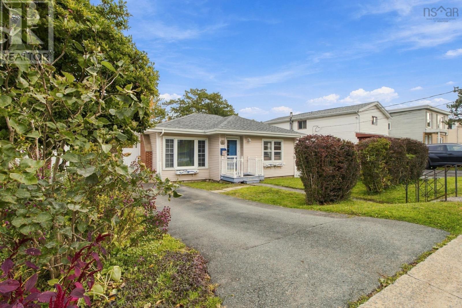 8 Rodney Road Property Photo 1