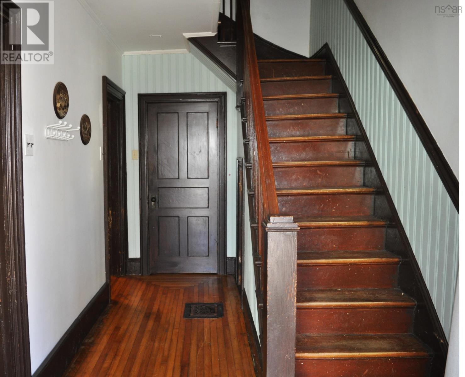54 Centre Street Property Photo 6