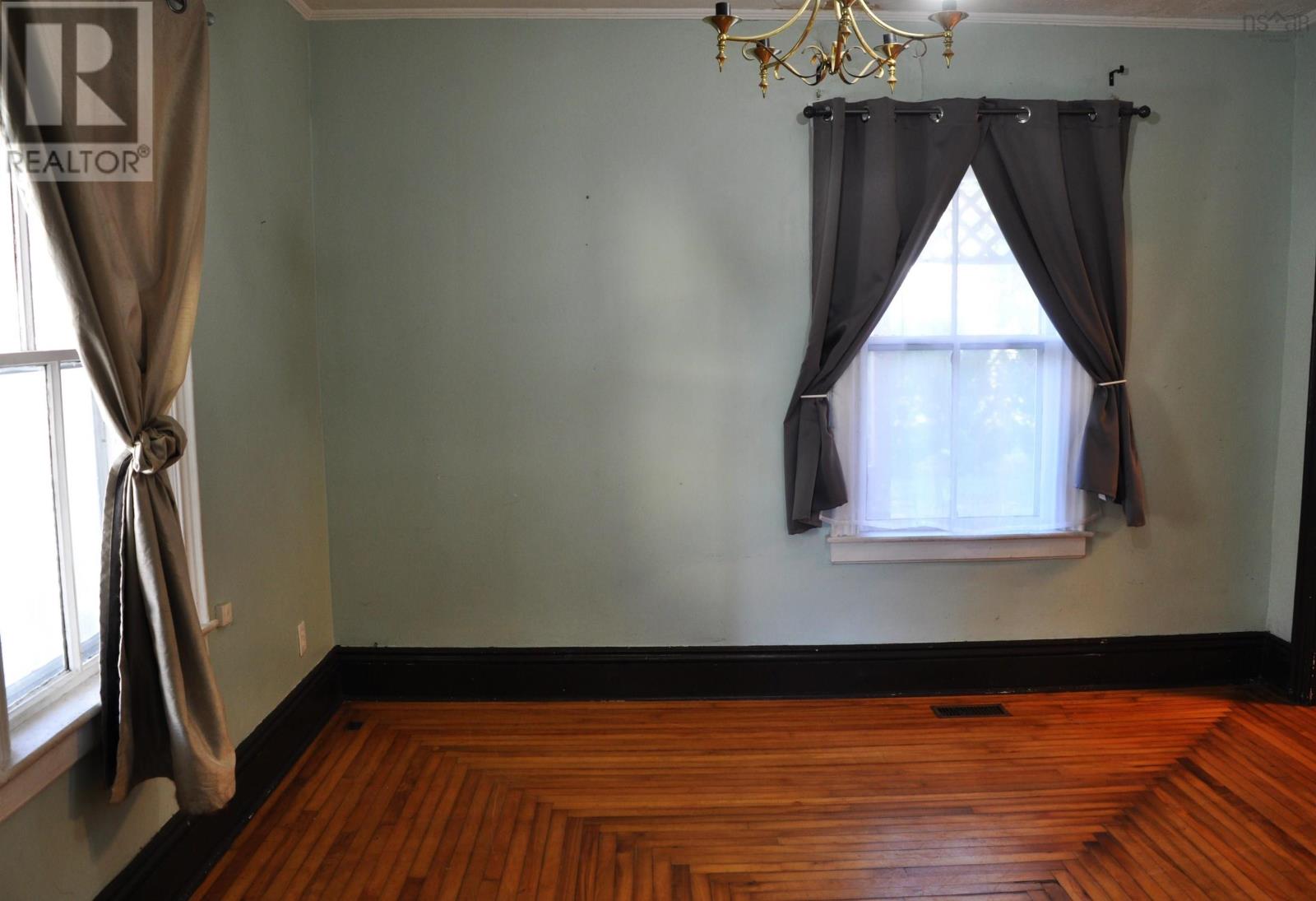 54 Centre Street Property Photo 8