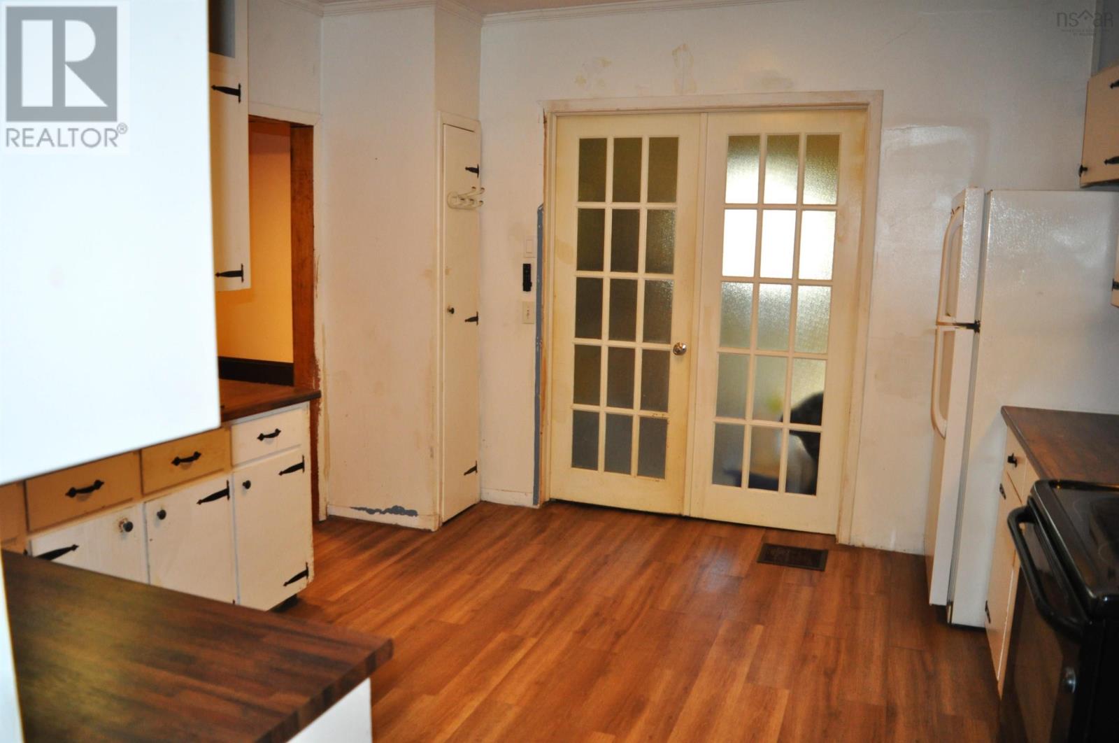 54 Centre Street Property Photo 12